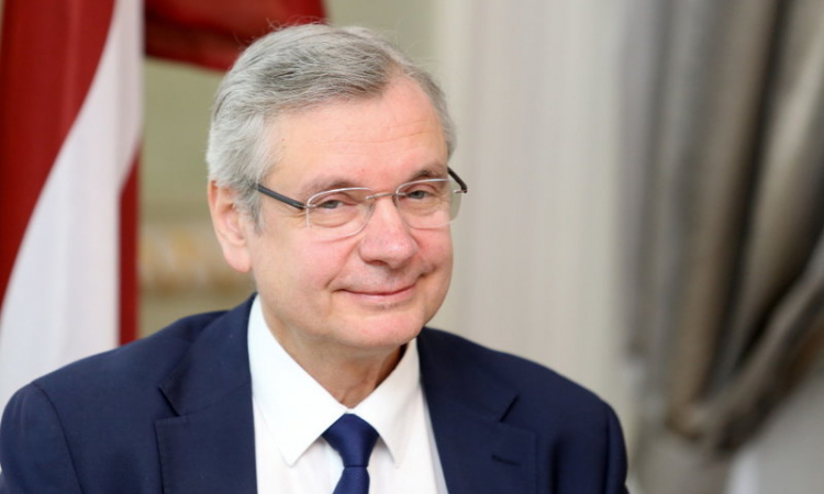 IZM ministra Kārļa Šadurska apsveikums Zinību dienā